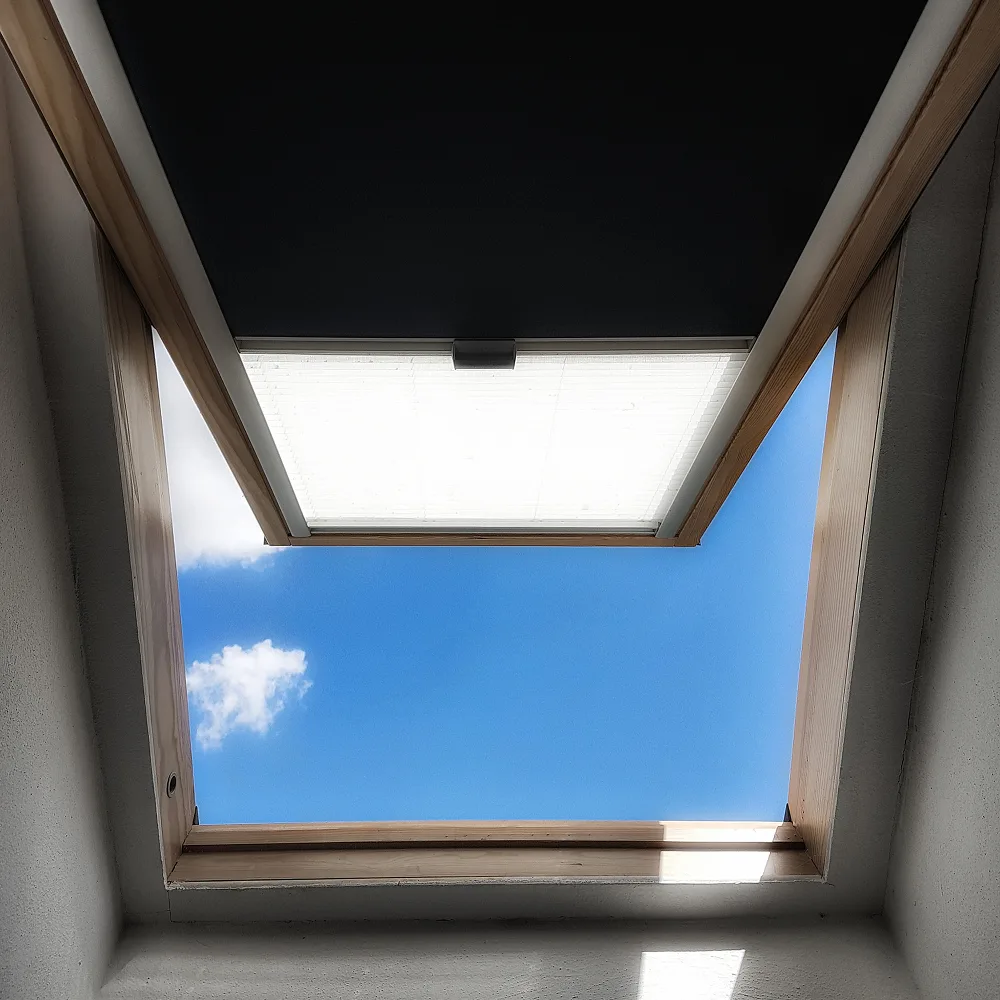 Poser un Velux : démarches, autorisations et prix à Azur